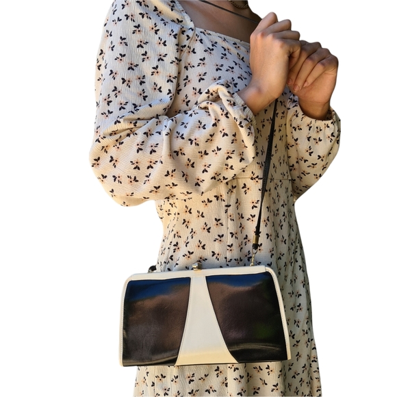 VINTAGE Unique Black & Ivory Geo Style Crossbody Shoulder Bag Handbag - Picture 2 of 11